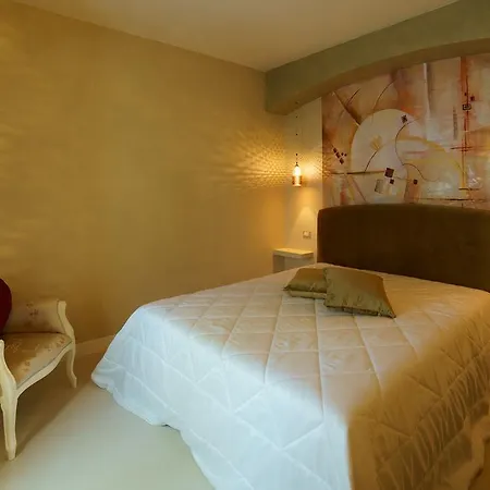 Affittacamere Antica Torre Di Iuso 4*