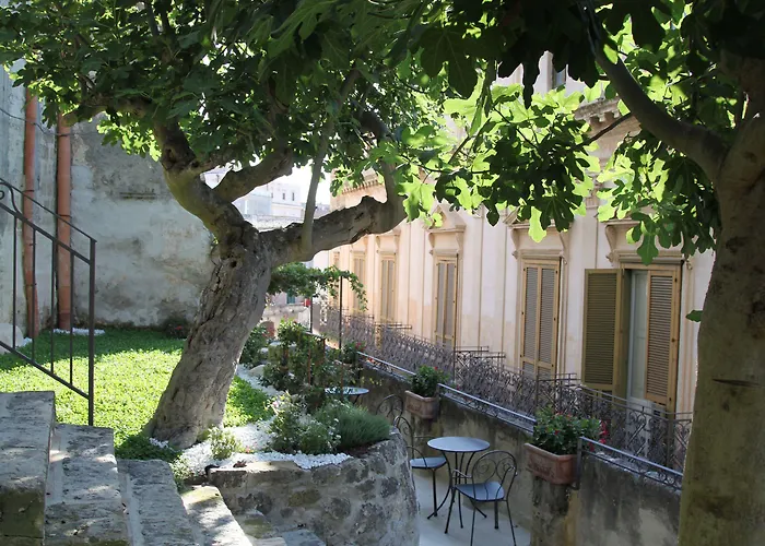 Antica Torre Di Iuso 4*